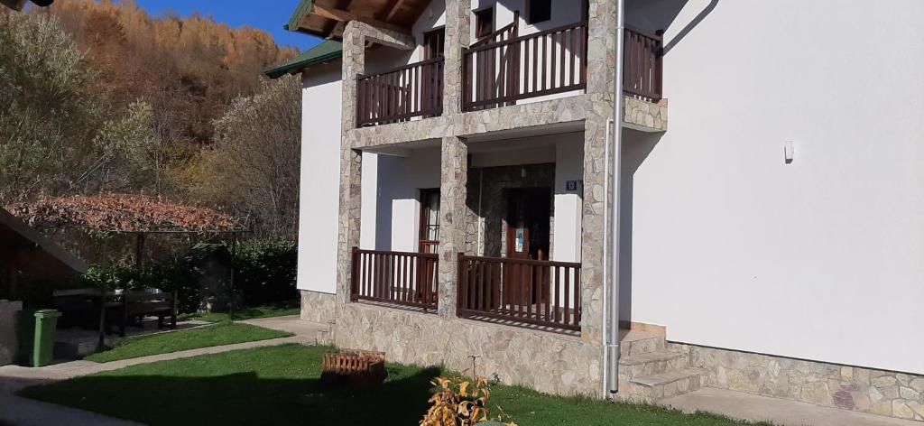 Отели типа «постель и завтрак» River apartmants and rooms M Колашин-61