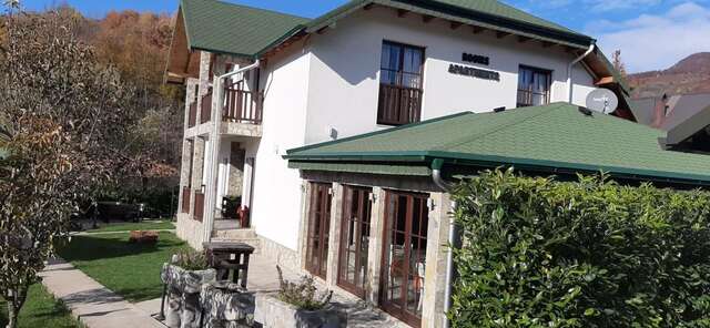 Отели типа «постель и завтрак» River apartmants and rooms M Колашин-21